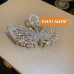 Pinza con diseño de cisne elegante